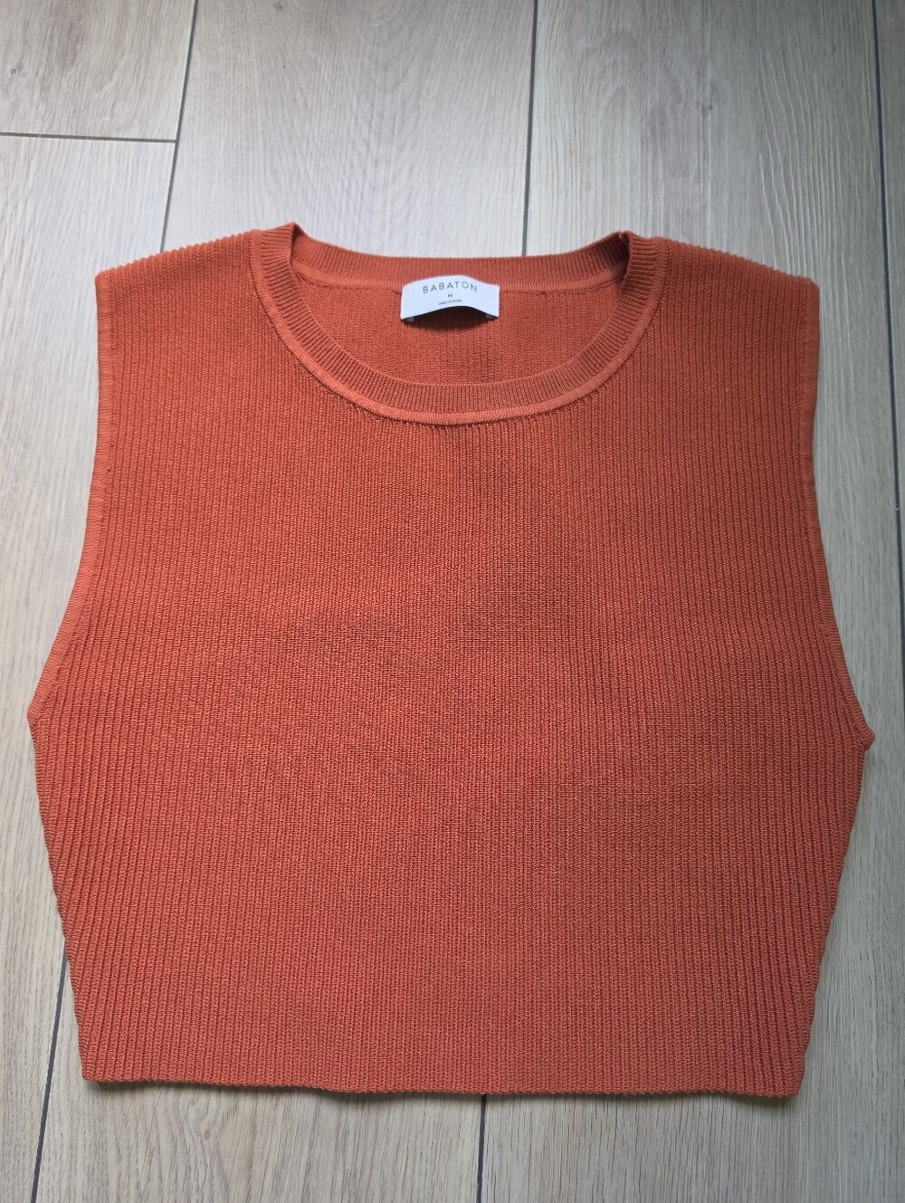 NWOT ARITZIA Babaton Sculpt Knit Muscle Cropped Tank Size M